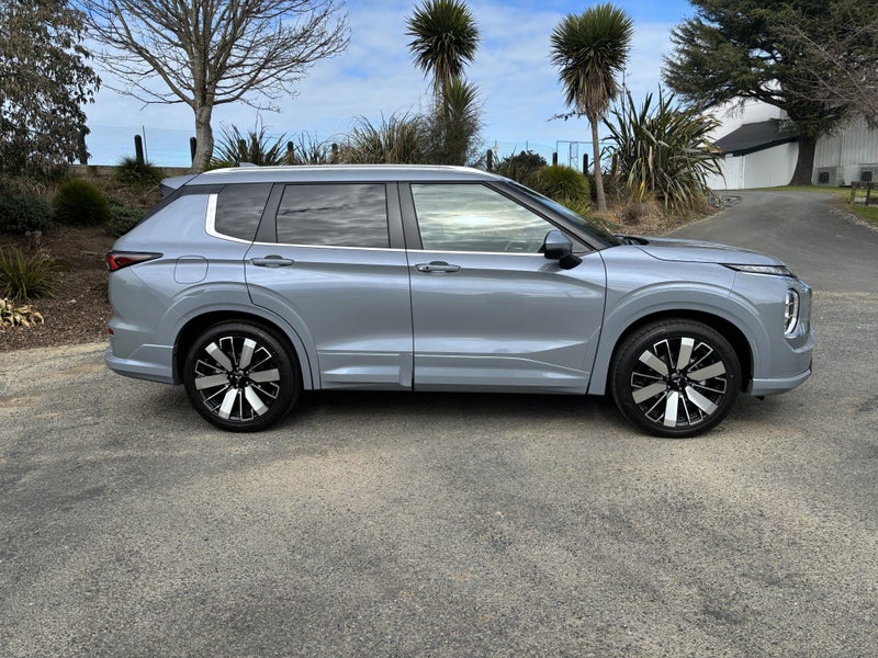 2026 Mitsubishi Outlander LS 2.5P/CVT PETROL AU... image 4