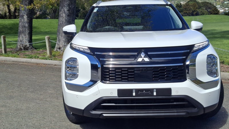 2026 Mitsubishi Outlander LS 2WD - image 5
