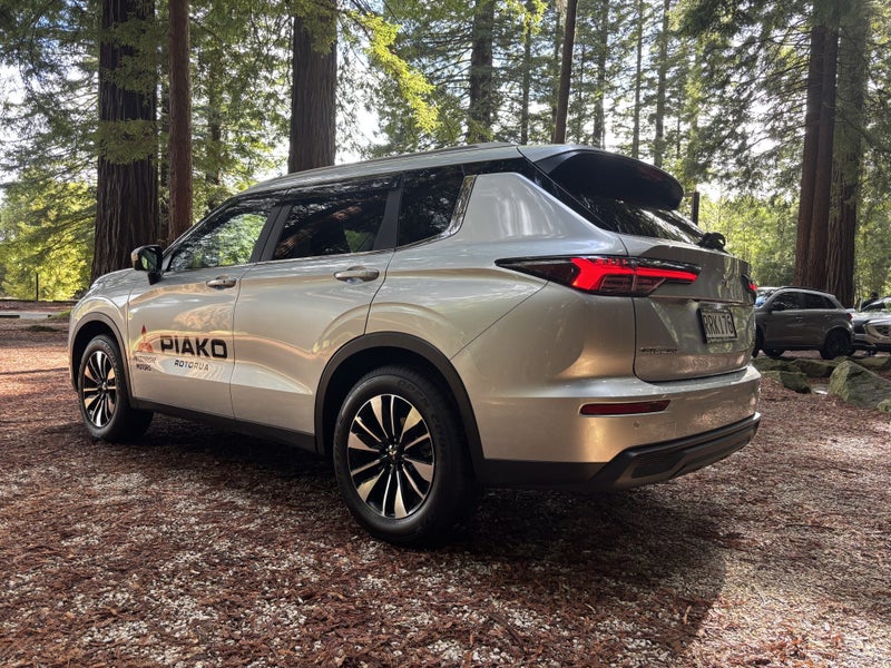2026 Mitsubishi Outlander LS 2WD image 5