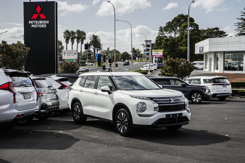 2026 Mitsubishi Outlander LS 2WD image 5