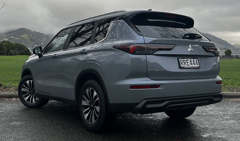 2026 Mitsubishi Outlander LS 4WD - DEMO image 2