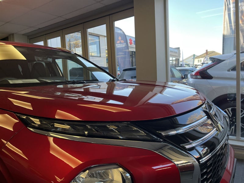 2026 Mitsubishi Outlander LS PHEV image 2