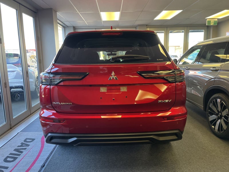 2026 Mitsubishi Outlander LS PHEV image 5