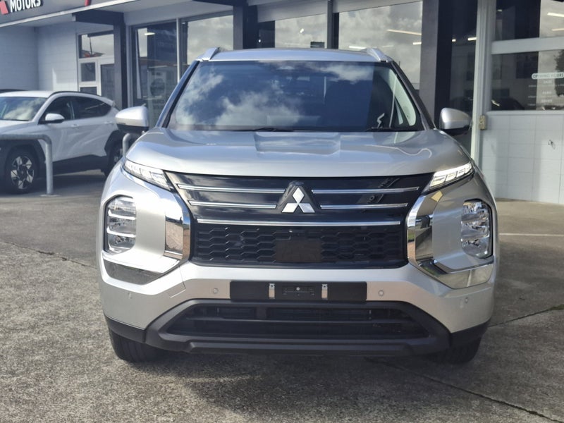 2026 Mitsubishi Outlander LS PHEV/4WD - image 2