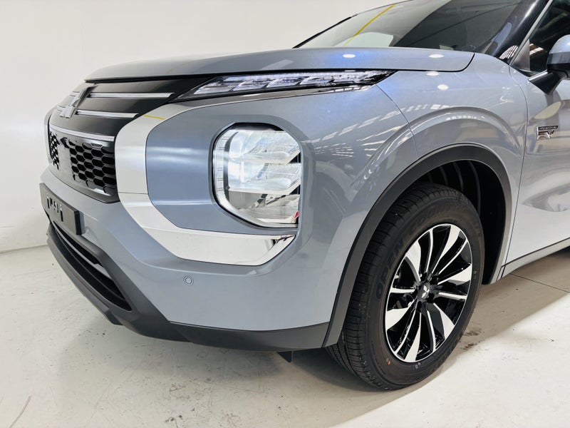 2026 Mitsubishi Outlander Ls Phev/4Wd/At image 5