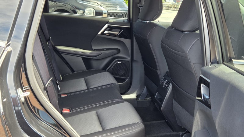 2026 Mitsubishi Outlander Ls PHEV 4WD Auto image 3