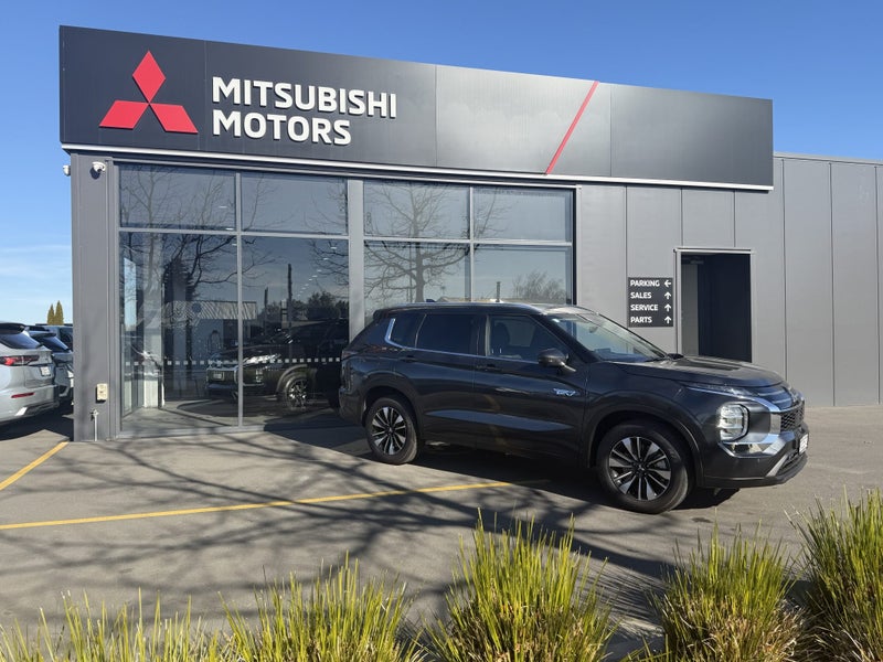 2026 Mitsubishi Outlander LS PHEV - Fantastic F... image 3