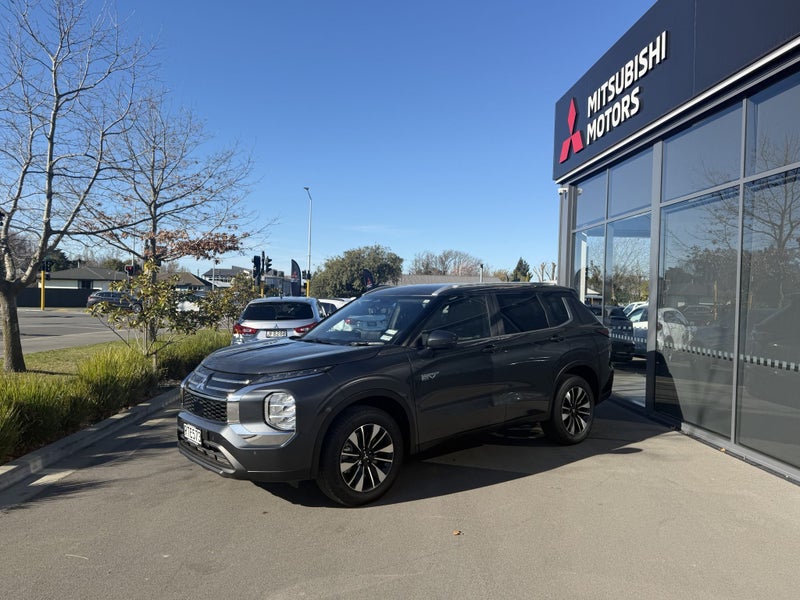 2026 Mitsubishi Outlander LS PHEV - Fantastic F... image 5