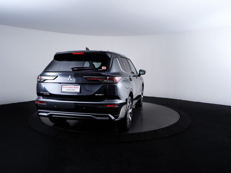 2026 Mitsubishi Outlander PHEV EXCEED 4WD image 3