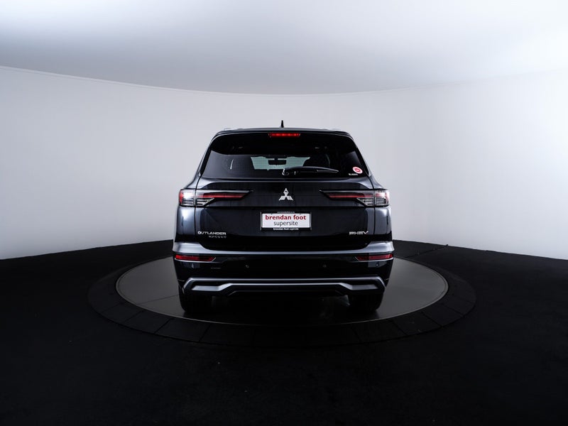 2026 Mitsubishi Outlander PHEV EXCEED 4WD image 4