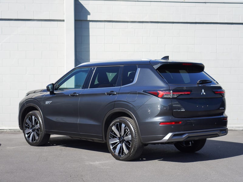 2026 Mitsubishi Outlander PHEV EXCEED 4WD image 2