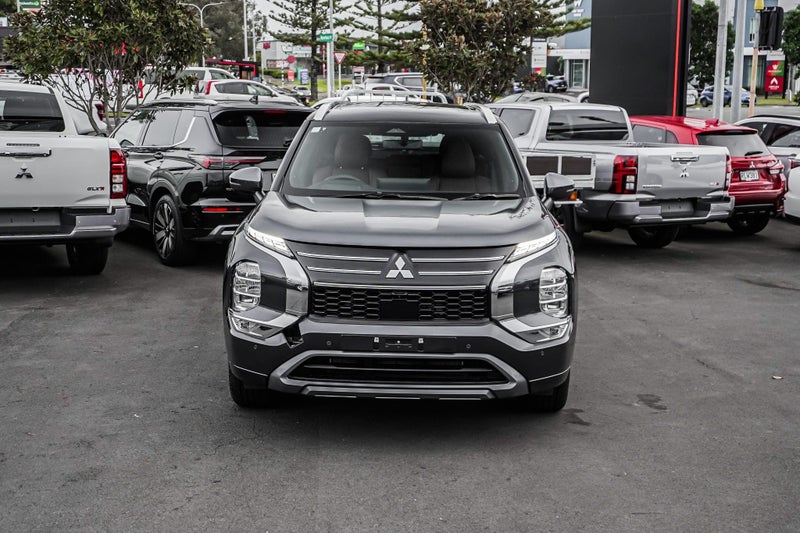 2026 Mitsubishi Outlander PHEV EXCEED 4WD image 3