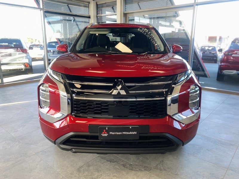 2026 Mitsubishi Outlander PHEV LS 4WD image 2