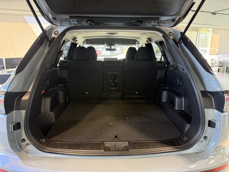 2026 Mitsubishi Outlander PHEV LS 4WD image 5