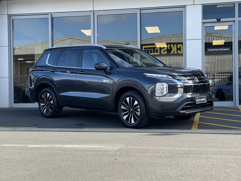 2026 Mitsubishi Outlander PHEV LS 4WD - PLUG-IN... image 2