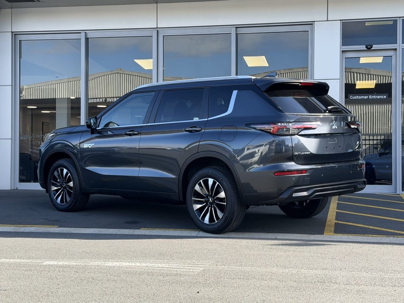 2026 Mitsubishi Outlander PHEV LS 4WD - PLUG-IN... image 5