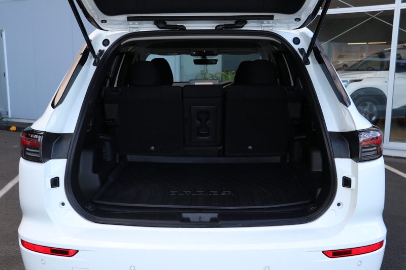 2026 Mitsubishi Outlander PHEV LS 4WD (S-AWC) image 5
