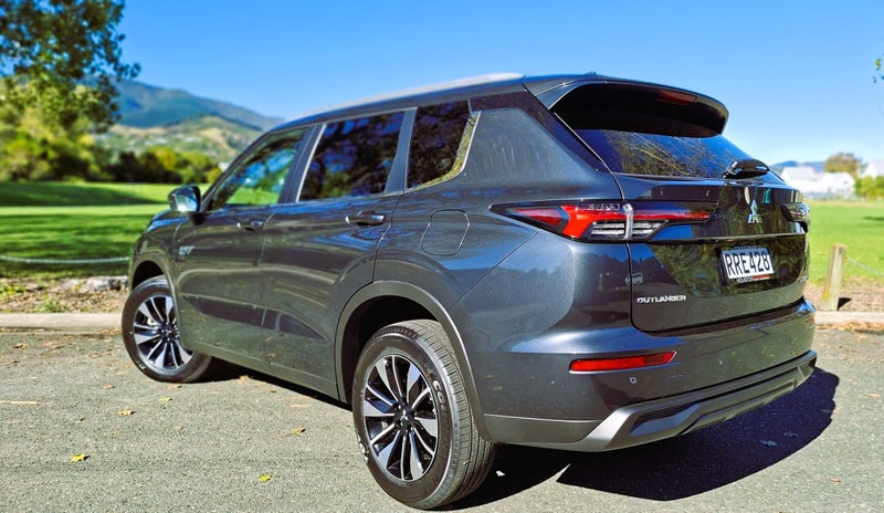 2026 Mitsubishi Outlander PHEV LS AWD - Plug In... image 3