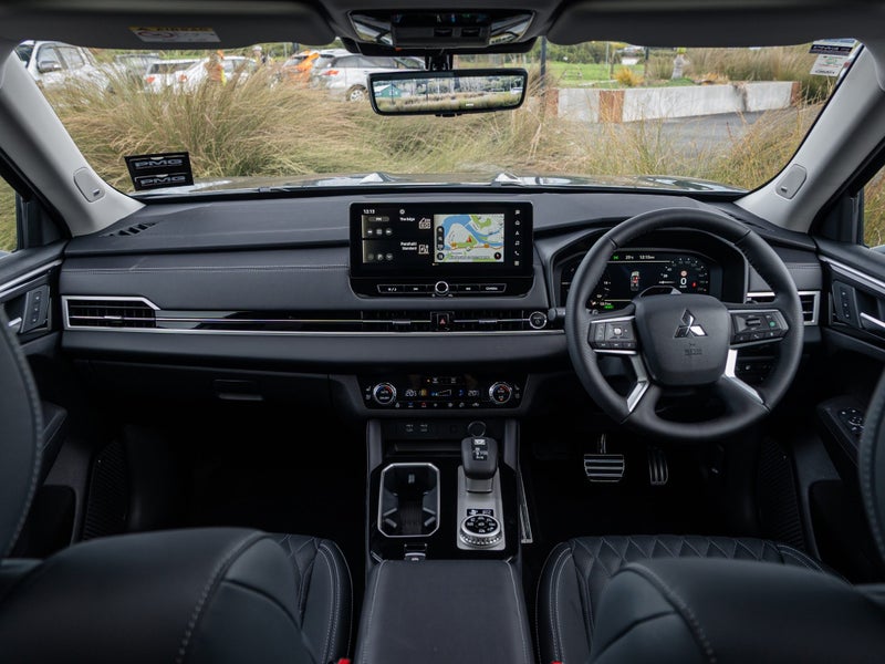 2026 Mitsubishi Outlander PHEV VRX 2.4 4WD Auto image 2