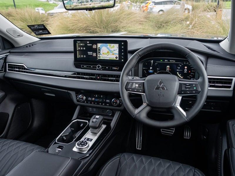 2026 Mitsubishi Outlander PHEV VRX 2.4 4WD Auto image 4