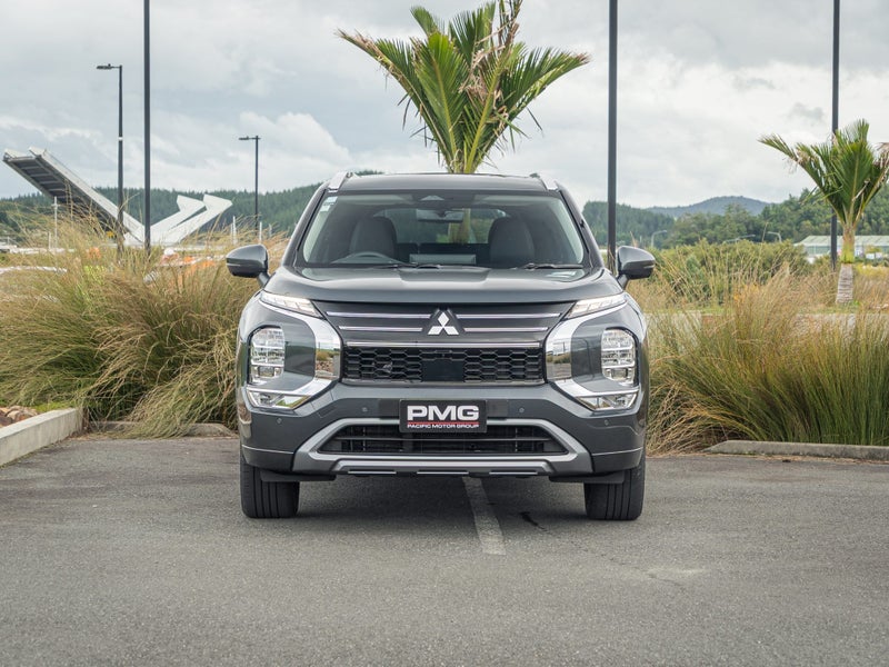 2026 Mitsubishi Outlander PHEV VRX 2.4 4WD Auto image 4