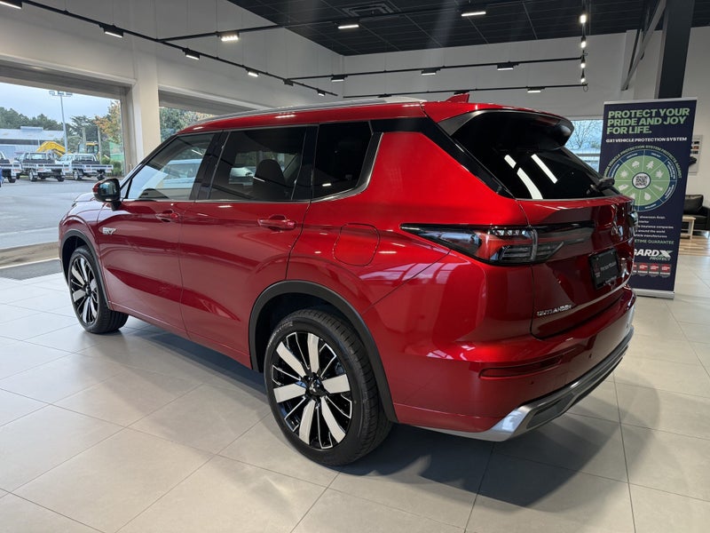 2026 Mitsubishi Outlander PHEV VRX 4WD image 5