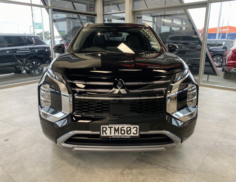 2026 Mitsubishi Outlander PHEV VRX 4WD image 2