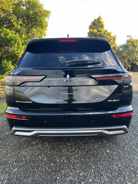 2026 Mitsubishi Outlander PHEV VRX 4WD image 5