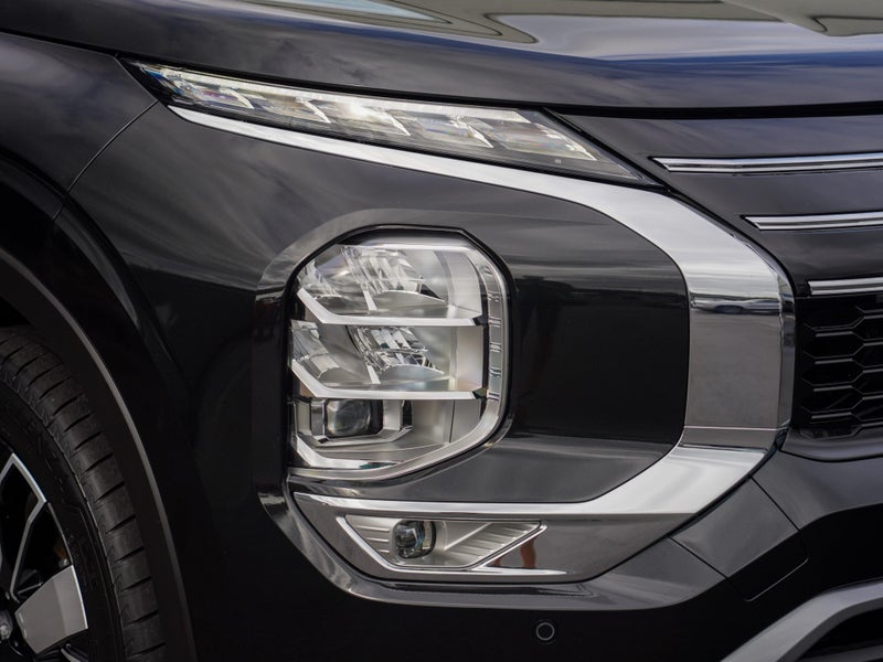 2026 Mitsubishi Outlander PHEV VRX 4WD image 5