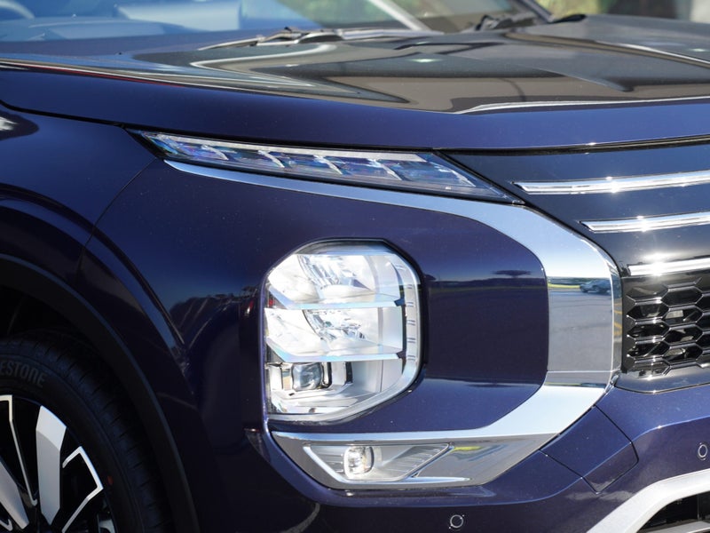 2026 Mitsubishi Outlander PHEV VRX 4WD 7 SEAT SUV image 5