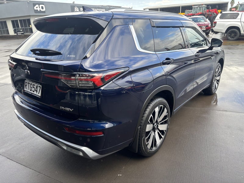 2026 Mitsubishi Outlander PHEV VRX 4WD image 3