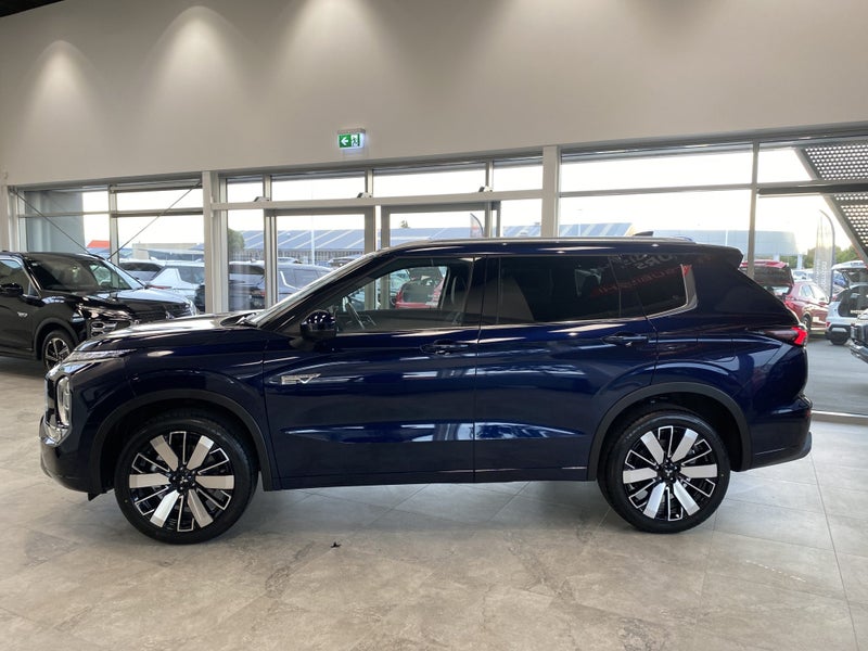 2026 Mitsubishi Outlander PHEV VRX 4WD image 4