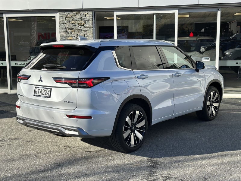 2026 Mitsubishi Outlander PHEV VRX (S-AWC) image 5