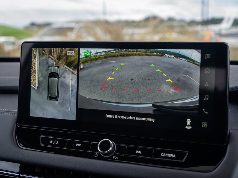 2026 Mitsubishi Outlander PHEV XLS 2.4 4WD Auto image 3