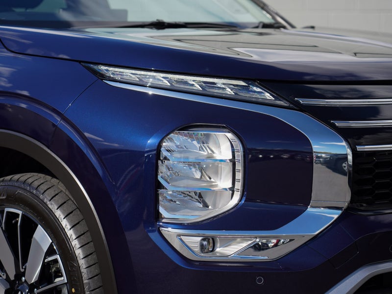2026 Mitsubishi Outlander PHEV XLS 4WD image 5