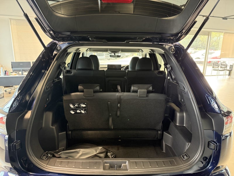 2026 Mitsubishi Outlander PHEV XLS 4WD image 5