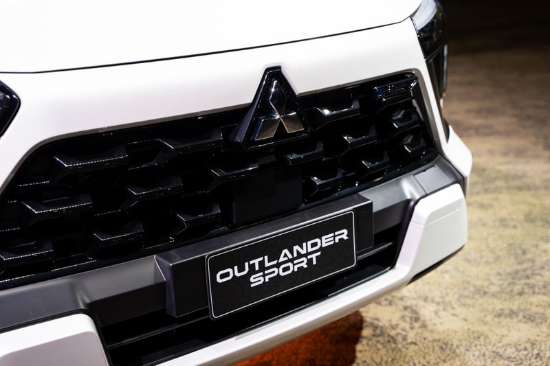 2026 Mitsubishi Outlander Sport HEV XLS image 5