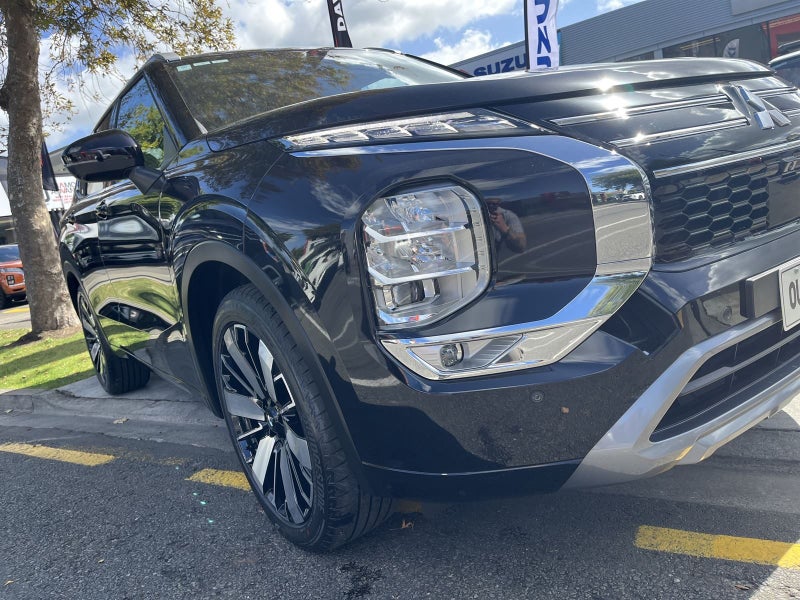 2026 Mitsubishi Outlander VRX image 3