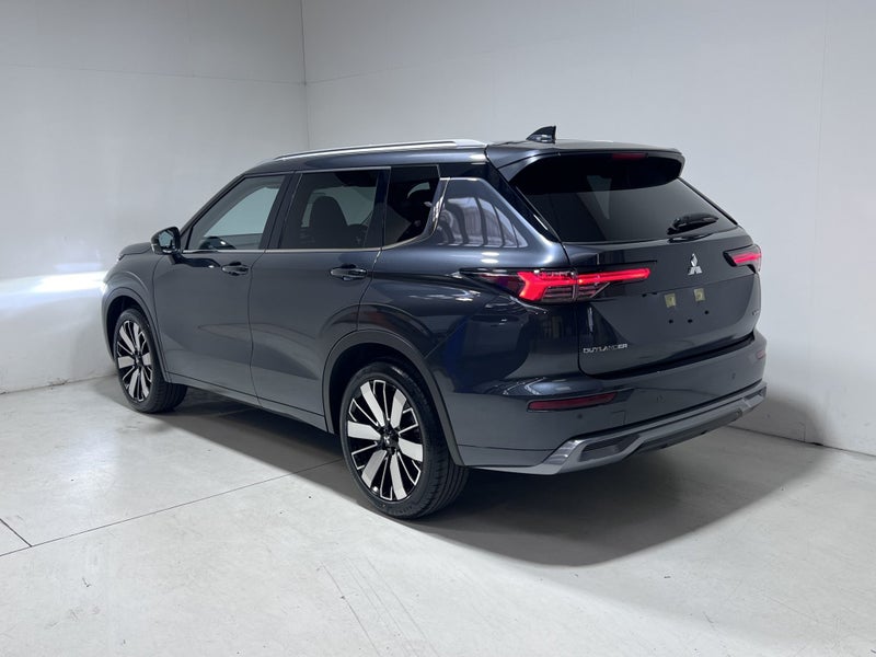 2026 Mitsubishi Outlander VRX 2.5 2WD 7 SEAT SUV image 5