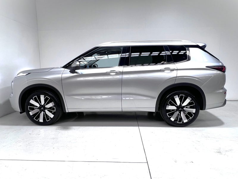 2026 Mitsubishi Outlander VRX 2.5 2WD 7 SEAT SUV image 4