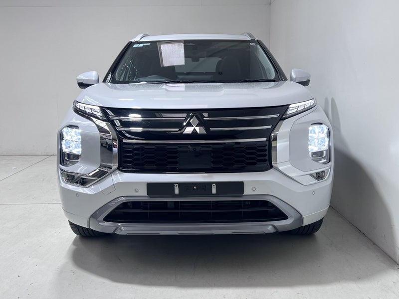 2026 Mitsubishi Outlander VRX 2.5 4WD 7 SEAT SUV image 2