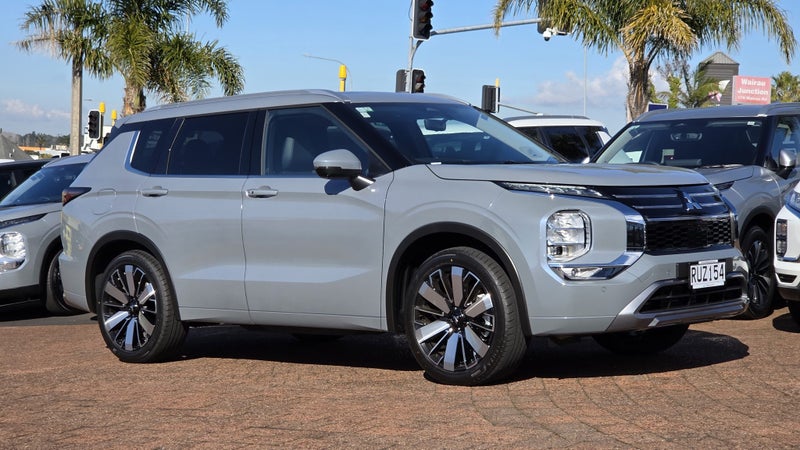 2026 Mitsubishi Outlander VRX 2.5P 2WD AUTO image 3