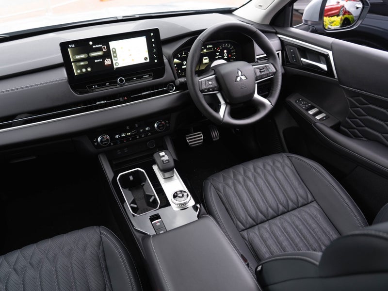 2026 Mitsubishi Outlander VRX 2.5P 2WD AUTO 7-str image 2