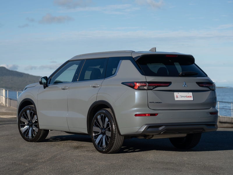 2026 Mitsubishi Outlander VRX 2.5P 4WD Auto 7-Str image 2