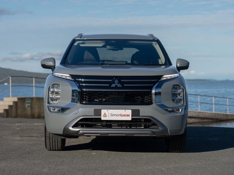 2026 Mitsubishi Outlander VRX 2.5P 4WD Auto 7-Str image 3