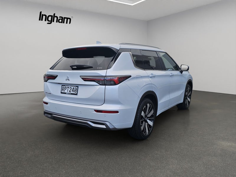 2026 Mitsubishi Outlander VRX 2.5P/4WD/CVT image 3