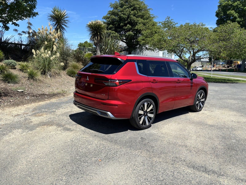2026 Mitsubishi Outlander VRX 2.5P/CVT 2WD LEAT... image 5