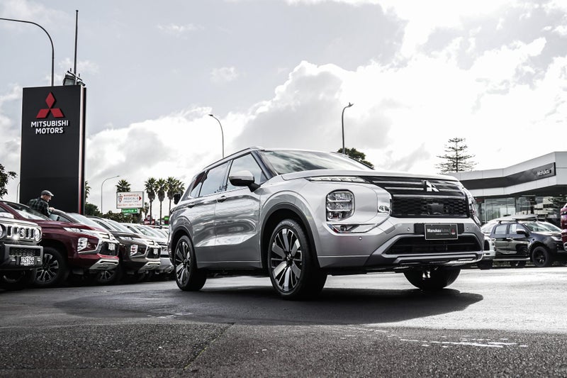 2026 Mitsubishi Outlander VRX 2WD image 4