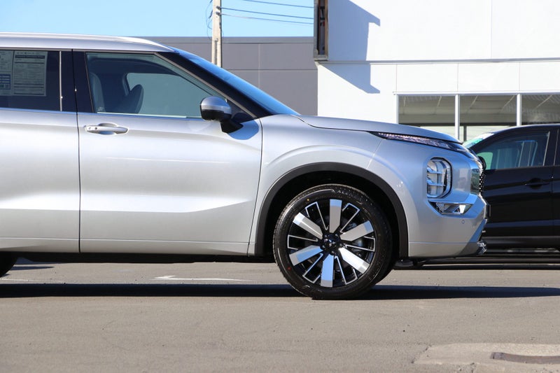 2026 Mitsubishi Outlander VRX 2WD 2.5P image 4