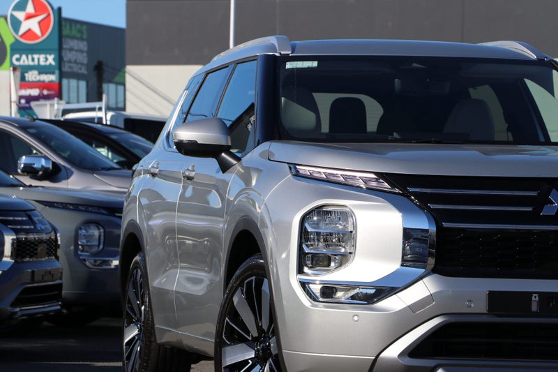 2026 Mitsubishi Outlander VRX 2WD 2.5P image 5